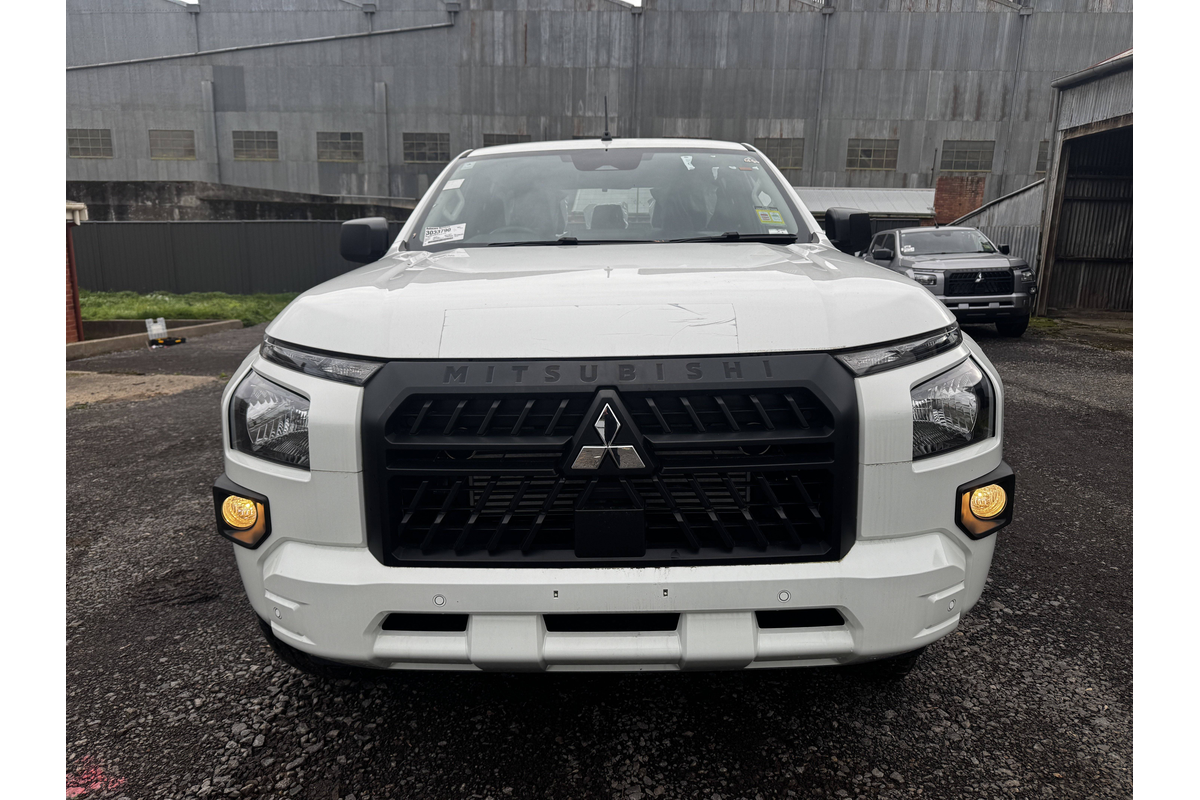 2025 Mitsubishi Triton GLX MV 4X4