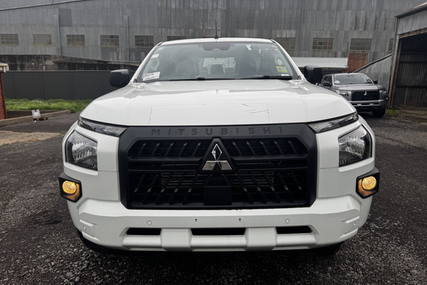 2025 Mitsubishi Triton GLX MV 4X4