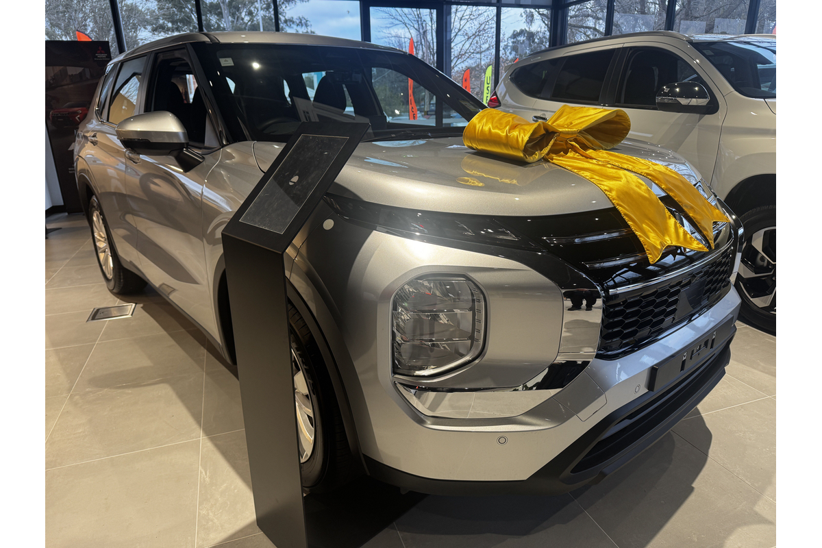 2026 Mitsubishi Outlander ES ZM