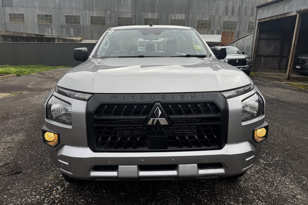 2025 Mitsubishi Triton GLX MV 4X4