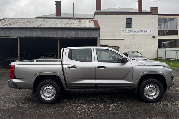 2025 Mitsubishi Triton GLX MV 4X4