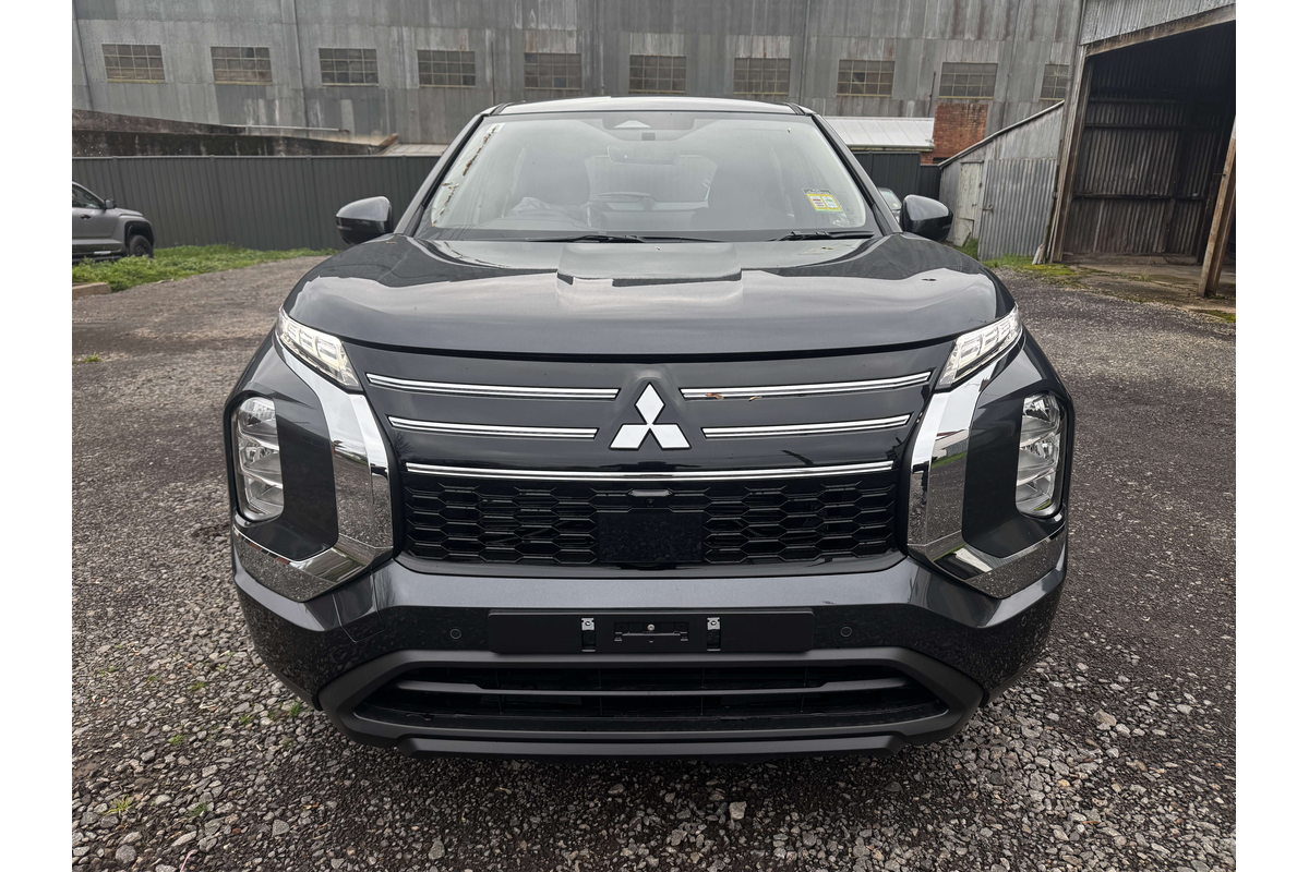 2026 Mitsubishi Outlander ES ZM