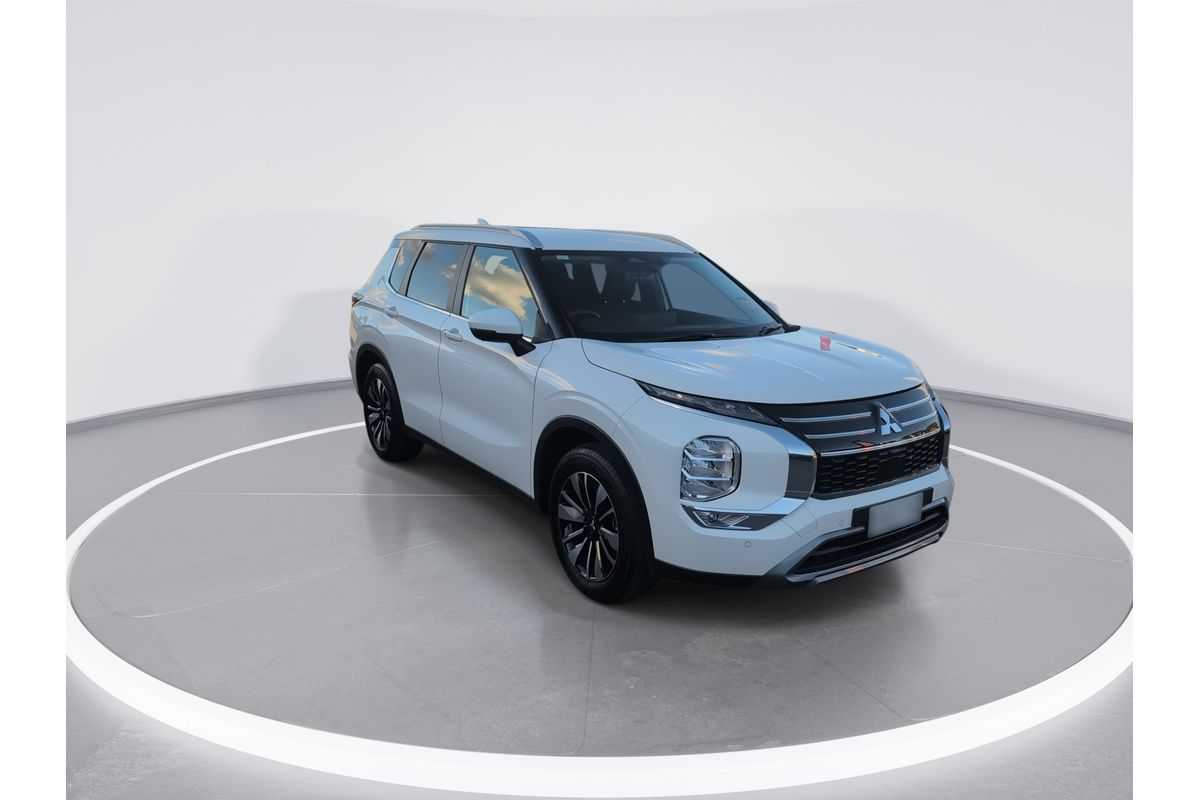 2025 Mitsubishi Outlander LS ZM