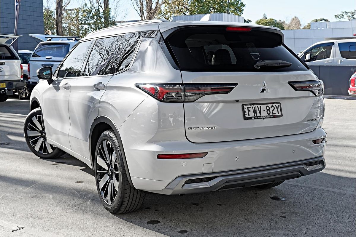 2025 Mitsubishi Outlander Exceed ZM