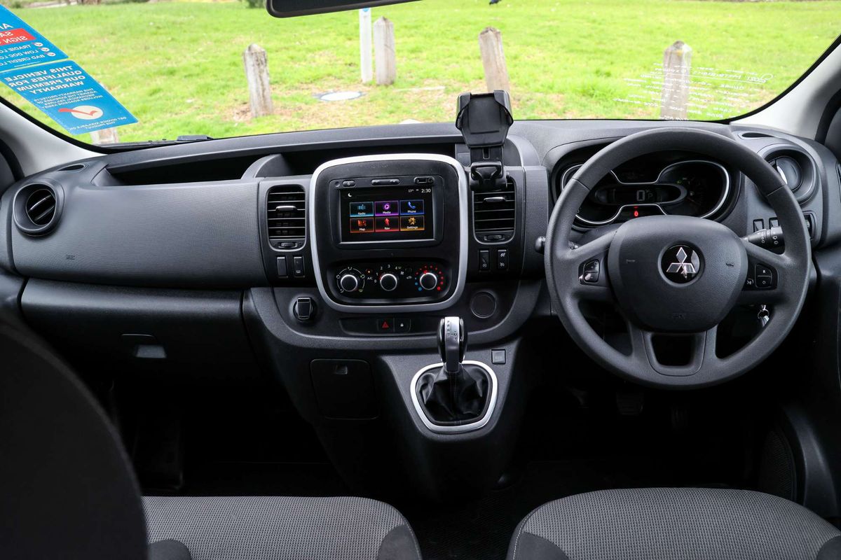 2021 Mitsubishi Express GLX SN SWB image 17