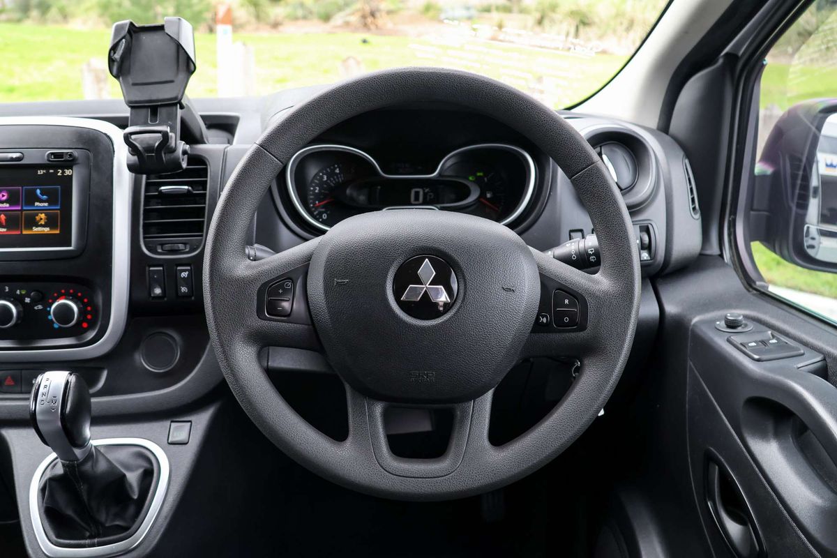 2021 Mitsubishi Express GLX SN SWB image 18