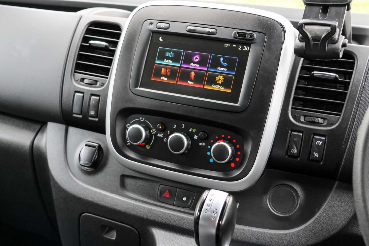 2021 Mitsubishi Express GLX SN SWB image 21