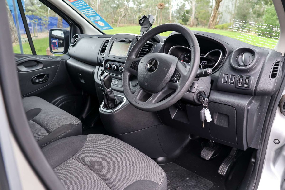 2021 Mitsubishi Express GLX SN SWB image 27