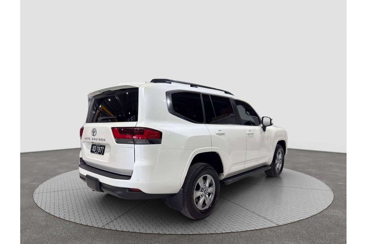 2023 Toyota Landcruiser VX FJA300R image 3