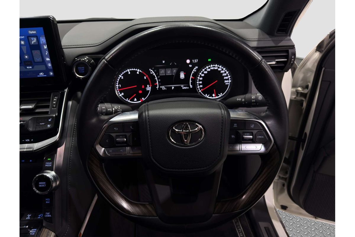 2023 Toyota Landcruiser VX FJA300R image 10
