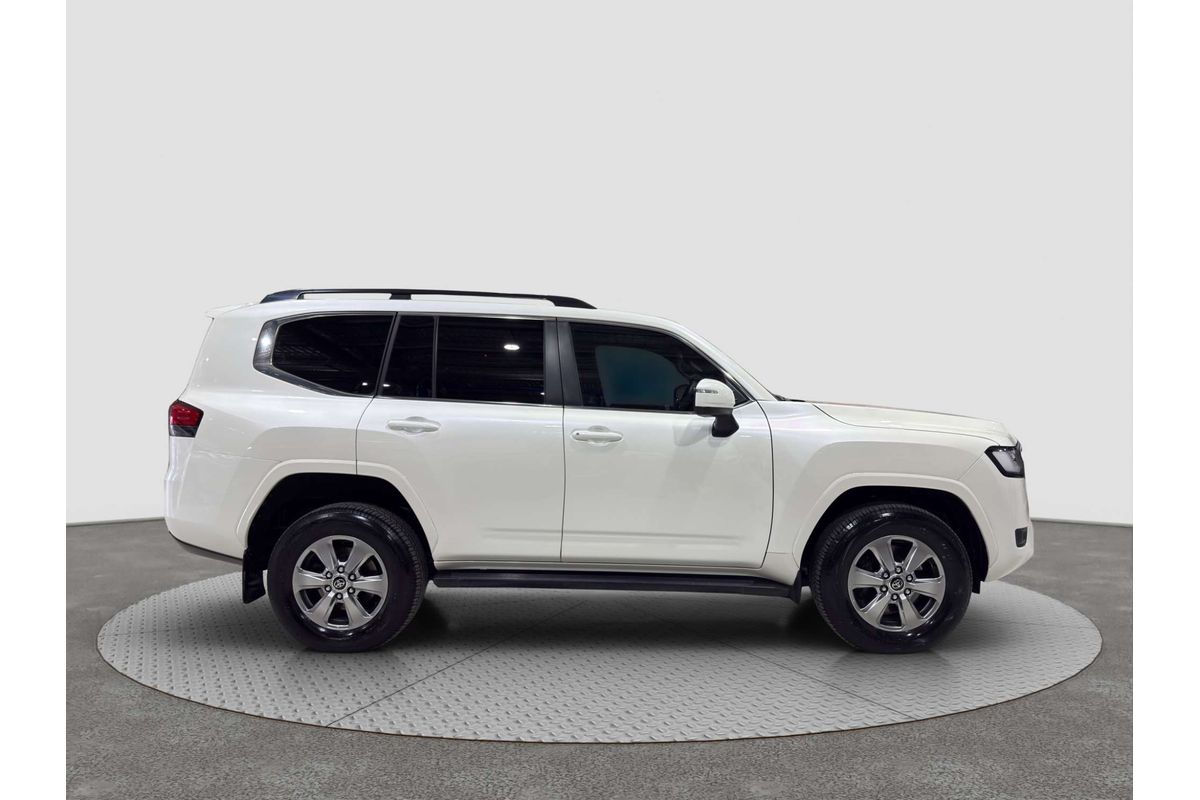 2023 Toyota Landcruiser VX FJA300R image 12