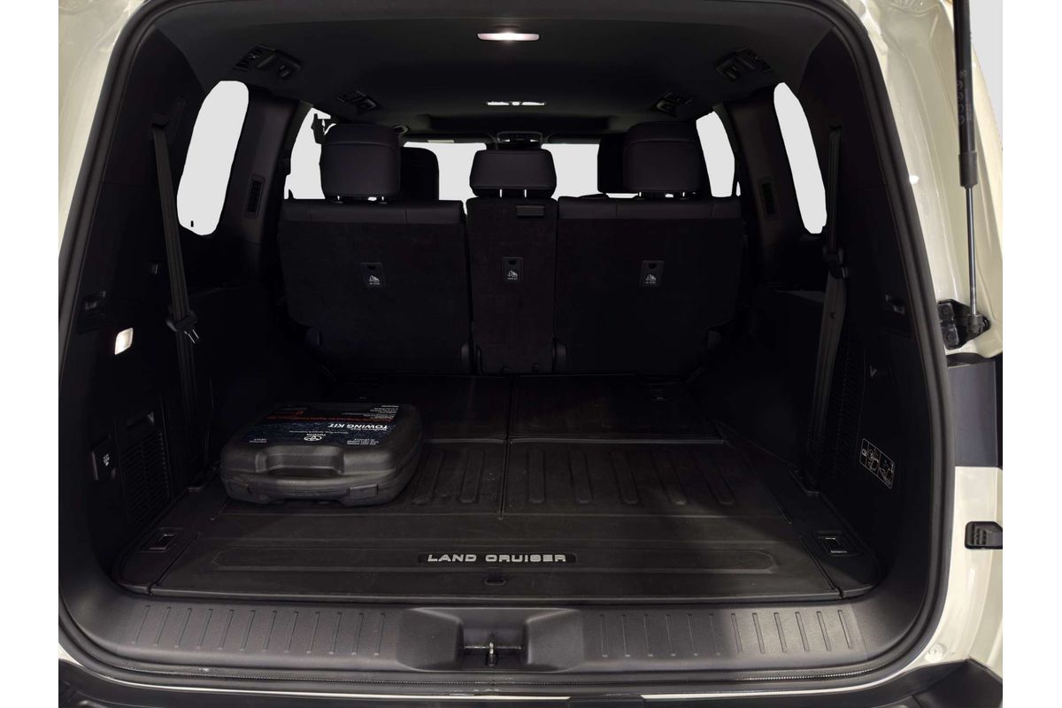 2023 Toyota Landcruiser VX FJA300R image 22