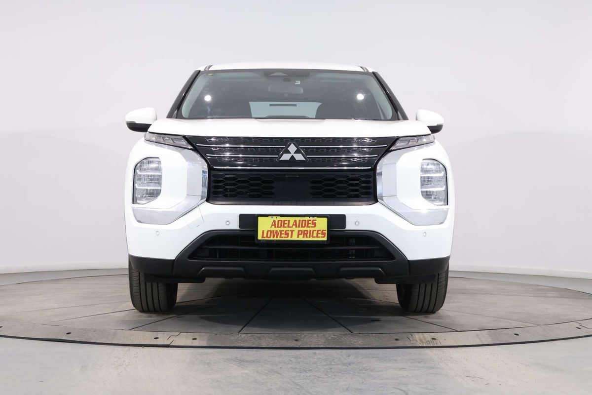 2022 Mitsubishi Outlander ES ZM