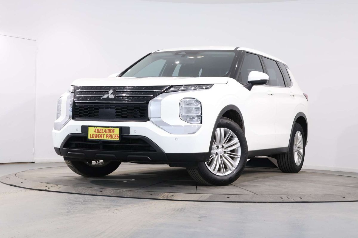 2022 Mitsubishi Outlander ES ZM