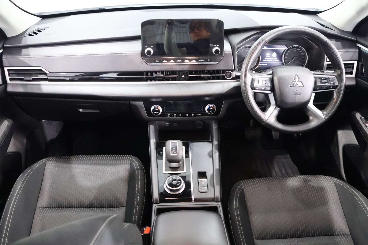 2022 Mitsubishi Outlander ES ZM