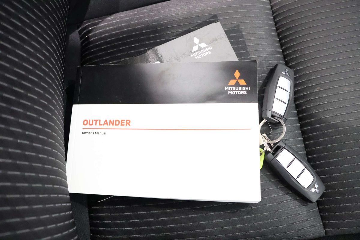 2022 Mitsubishi Outlander ES ZM
