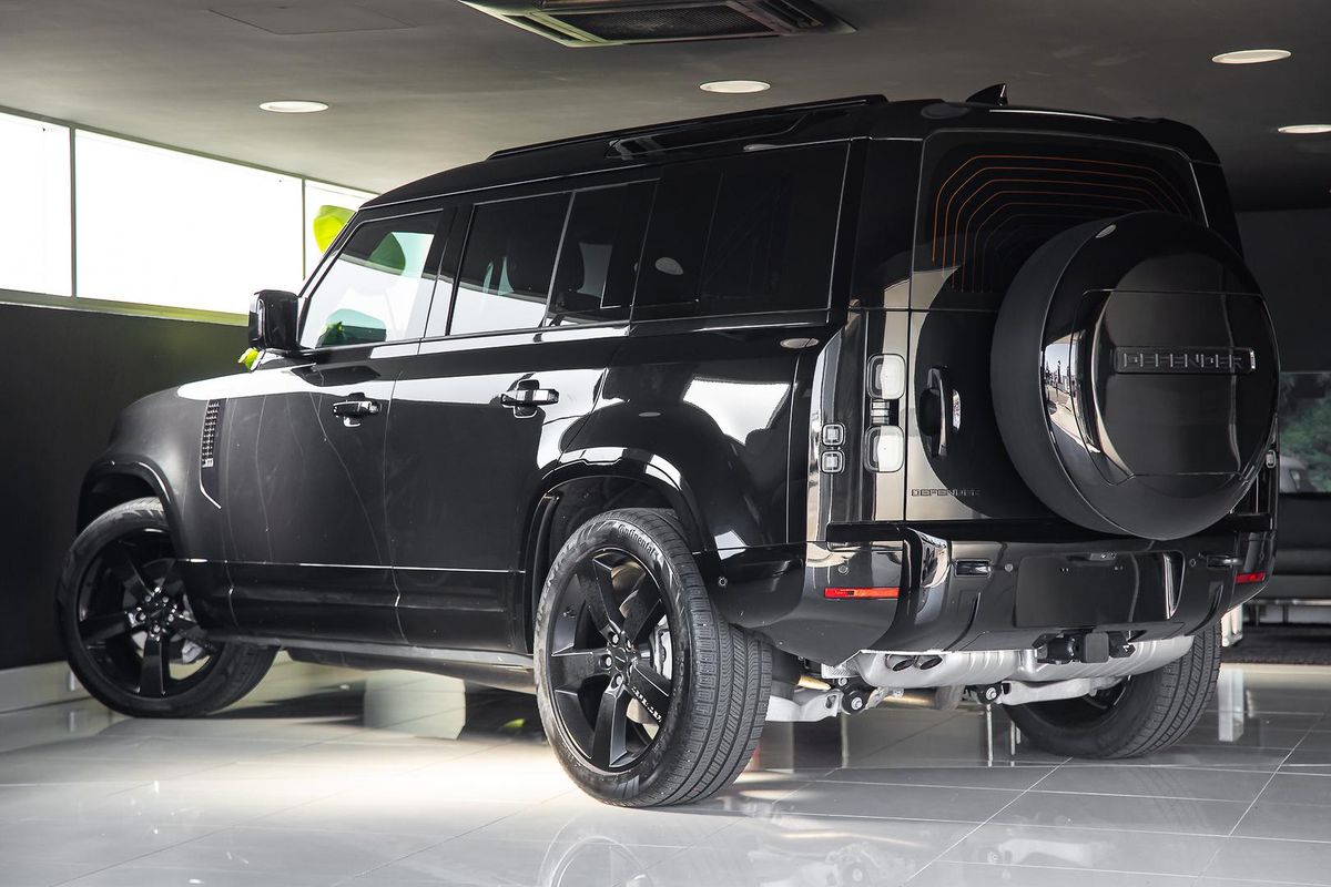 2025 Land Rover Defender 110 D350 X-Dynamic SE L663