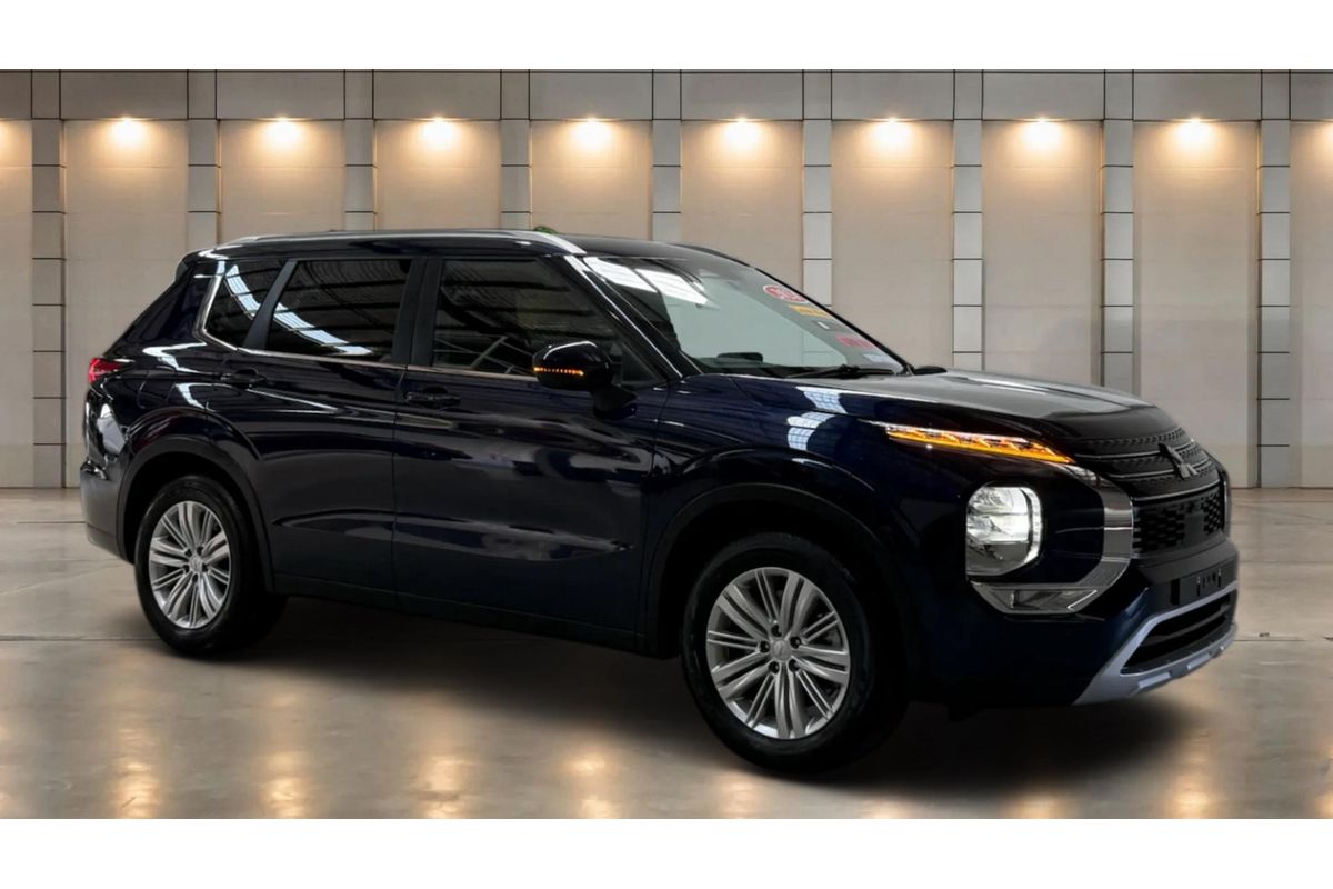 2024 Mitsubishi Outlander LS ZM
