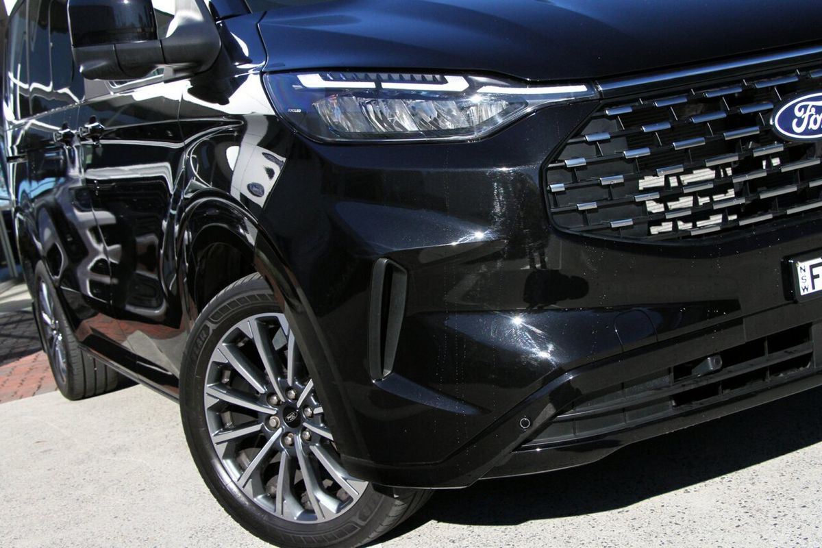 2025 Ford Tourneo Titanium X AV SWB