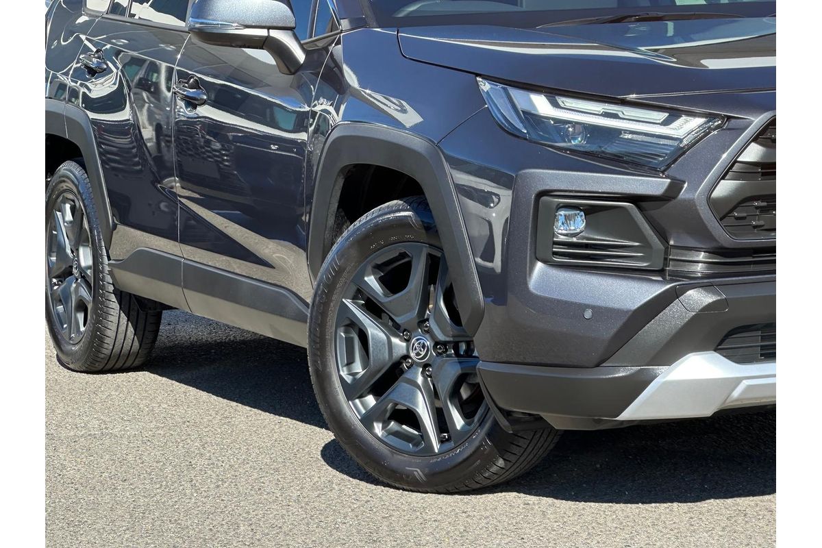 2025 Toyota RAV4 Edge AXAH54R