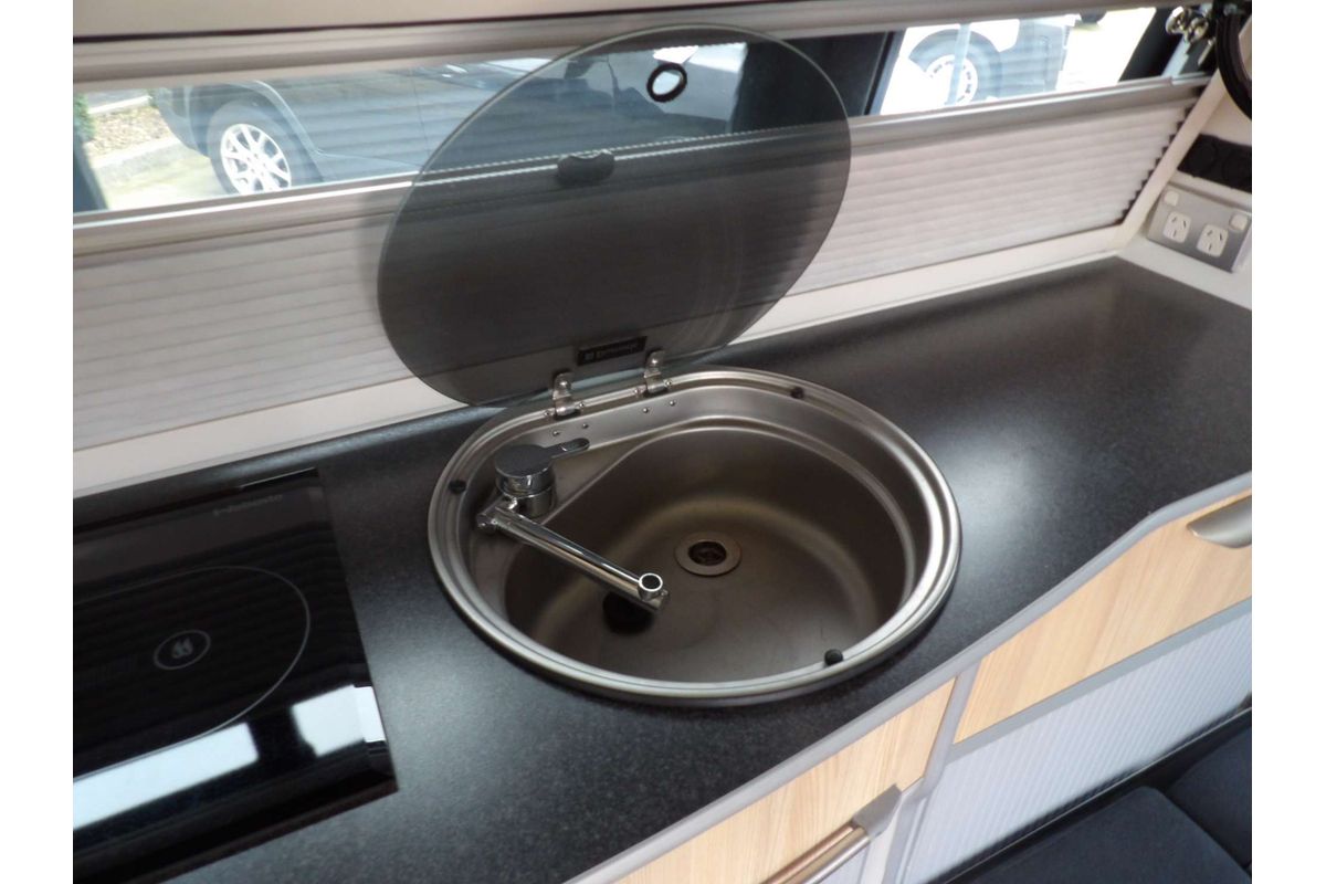 2015 Volkswagen Transporter TDI400 T6 LWB image 16