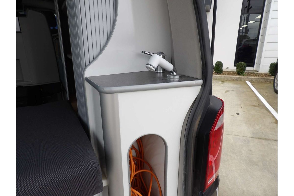 2015 Volkswagen Transporter TDI400 T6 LWB image 25