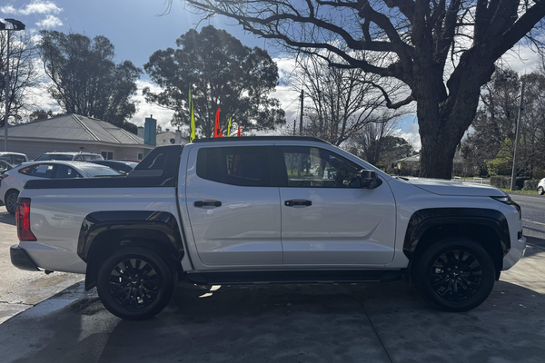2025 Mitsubishi Triton GSR MV 4X4