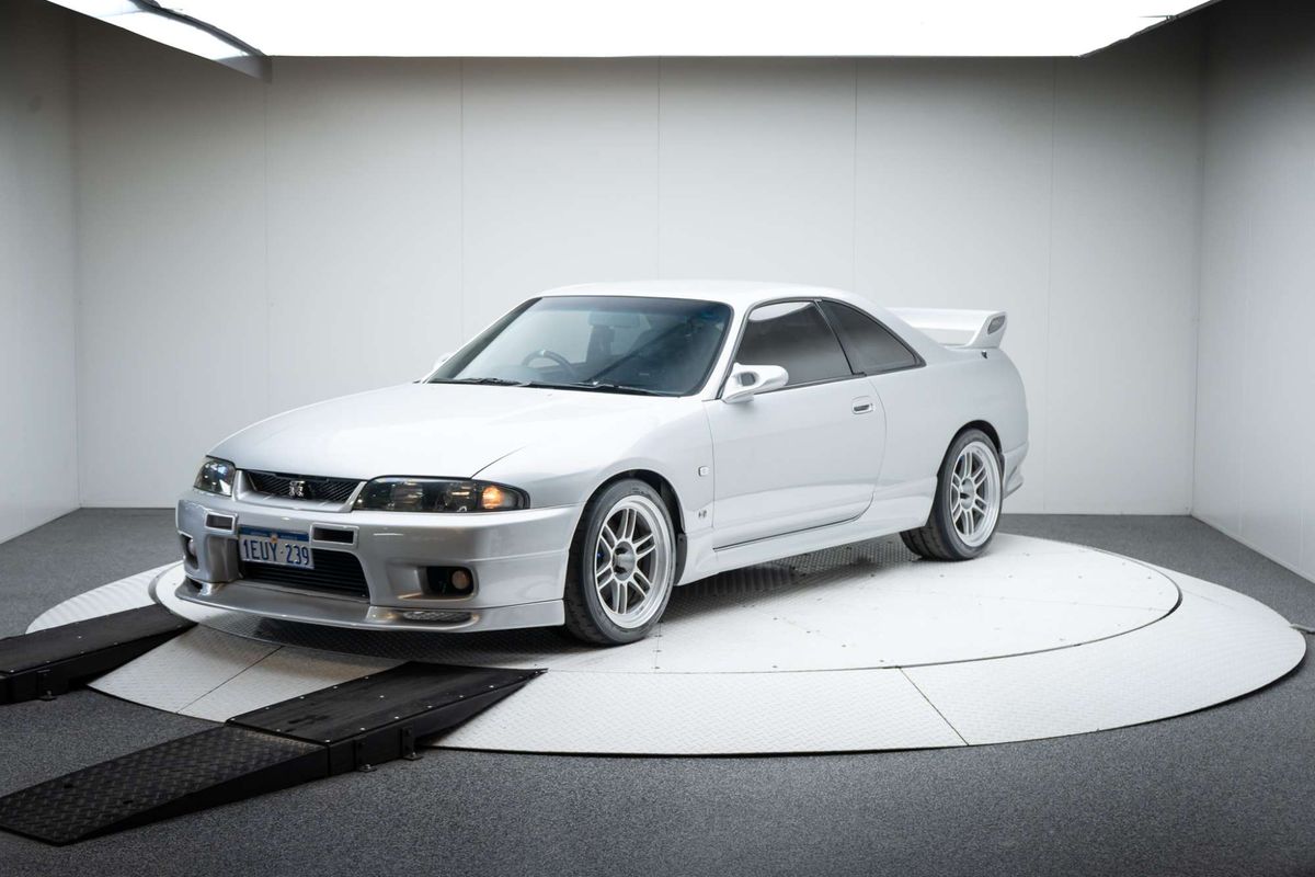 1995 Nissan Skyline GT-R V-Spec R33