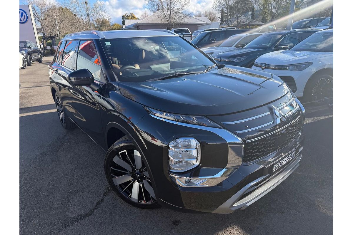 2025 Mitsubishi Outlander Exceed Tourer ZM