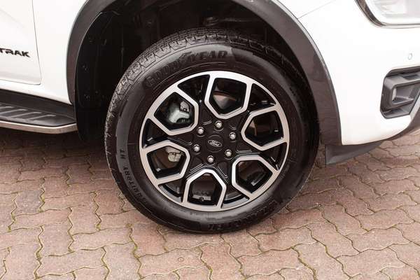 2023 Ford Everest Wildtrak 3.0L thumb-2