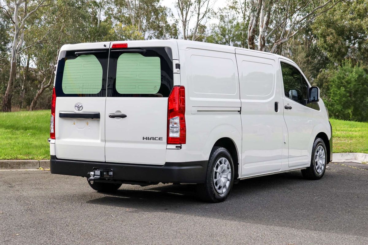 2024 Toyota Hiace GDH300R LWB image 4