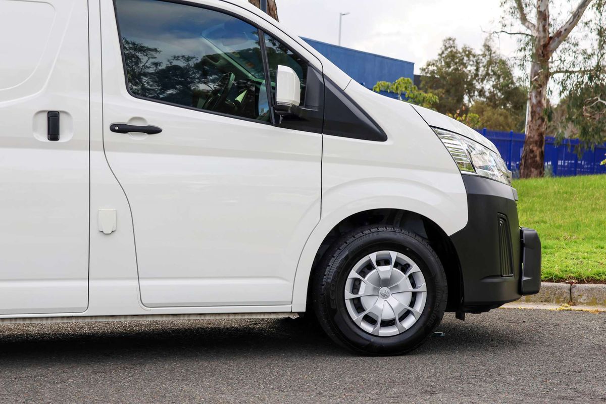 2024 Toyota Hiace GDH300R LWB image 7