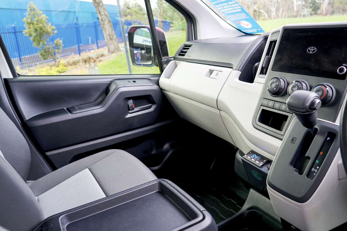 2024 Toyota Hiace GDH300R LWB image 17
