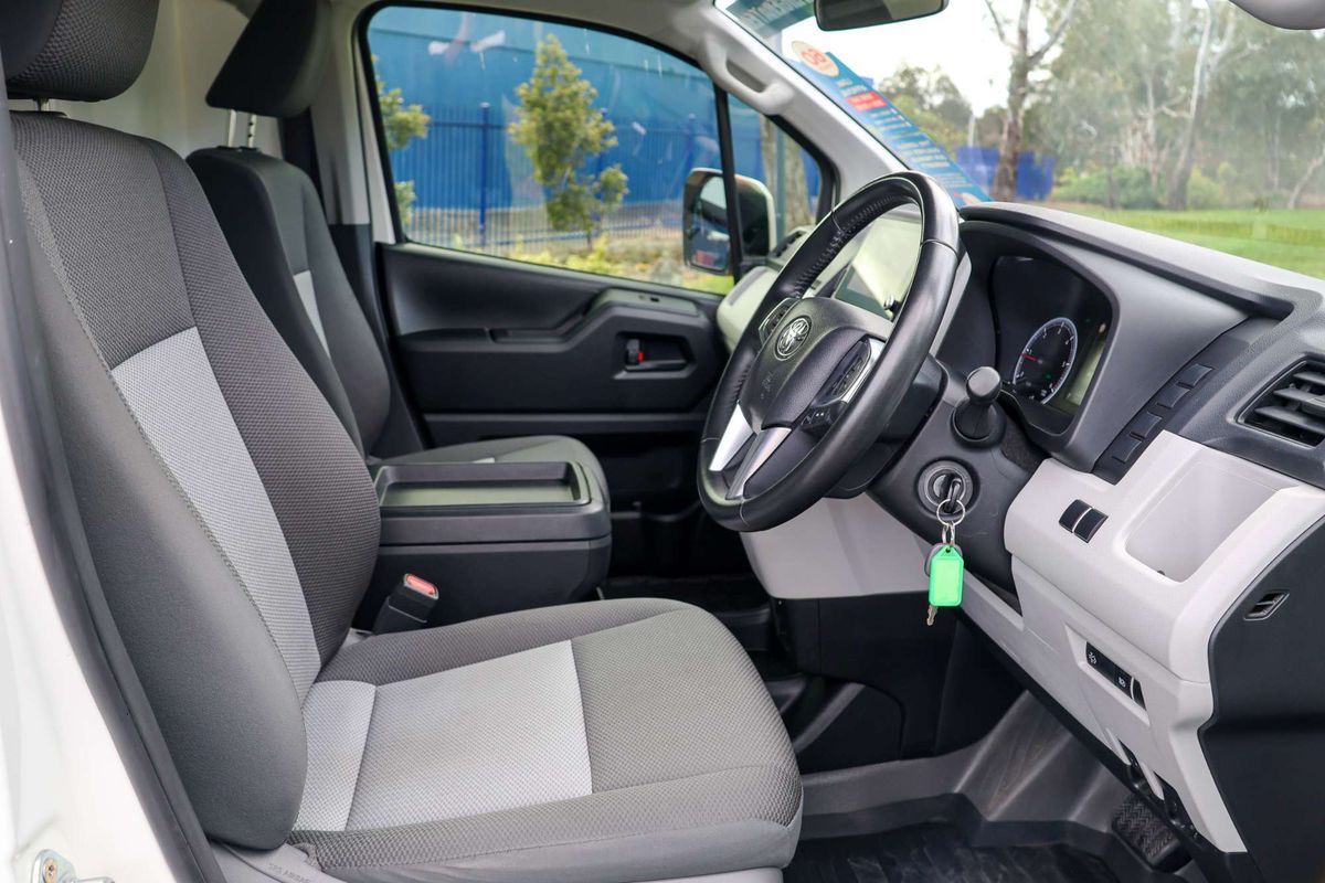 2024 Toyota Hiace GDH300R LWB image 28