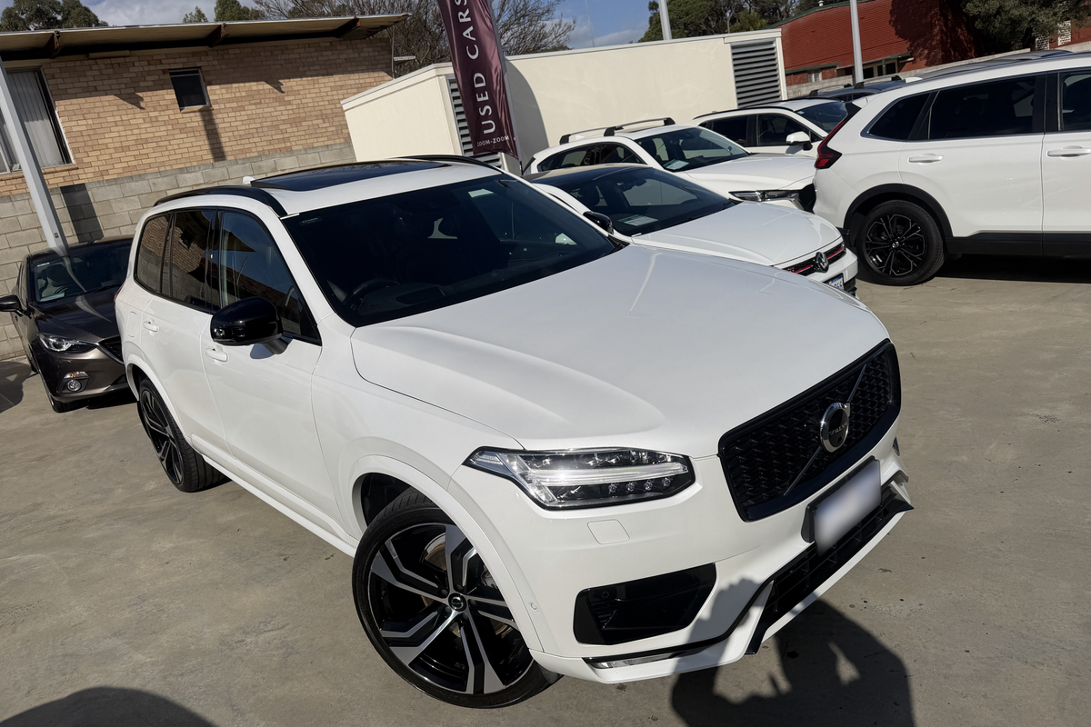 2021 Volvo XC90 T6 R-Design
