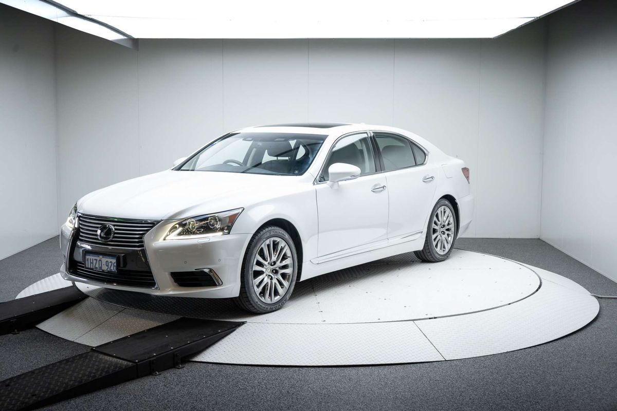 2017 Lexus LS LS460 Sports Luxury USF40R