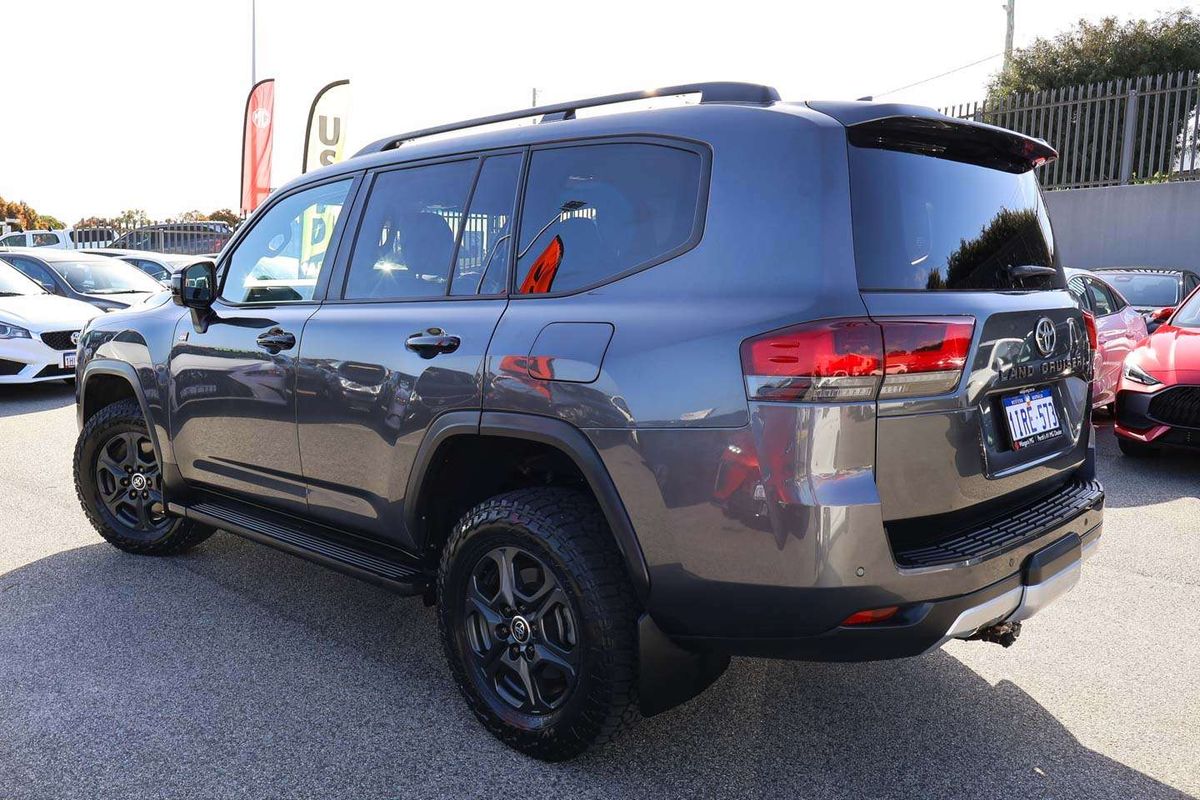 2023 Toyota Landcruiser GR Sport FJA300R