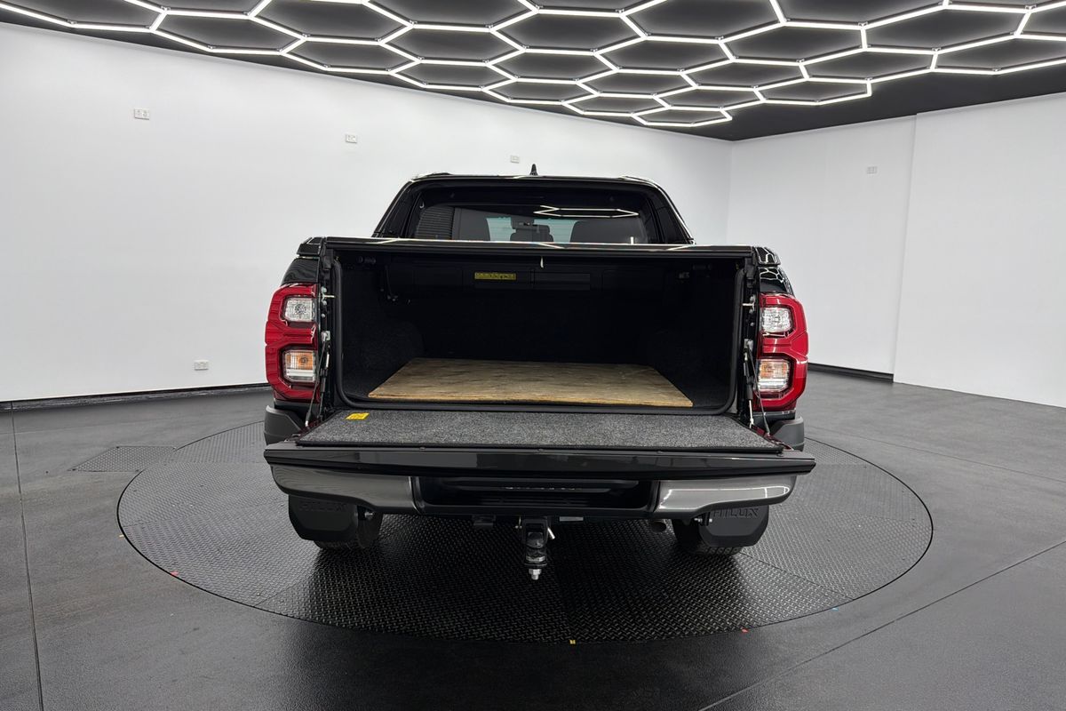 2025 Toyota Hilux Rogue 48V GUN126R 4X4