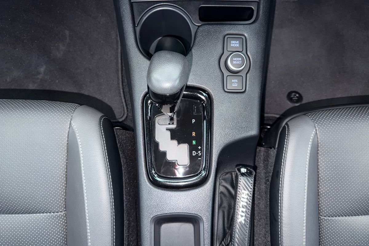 2025 Toyota Hilux Rogue 48V GUN126R 4X4