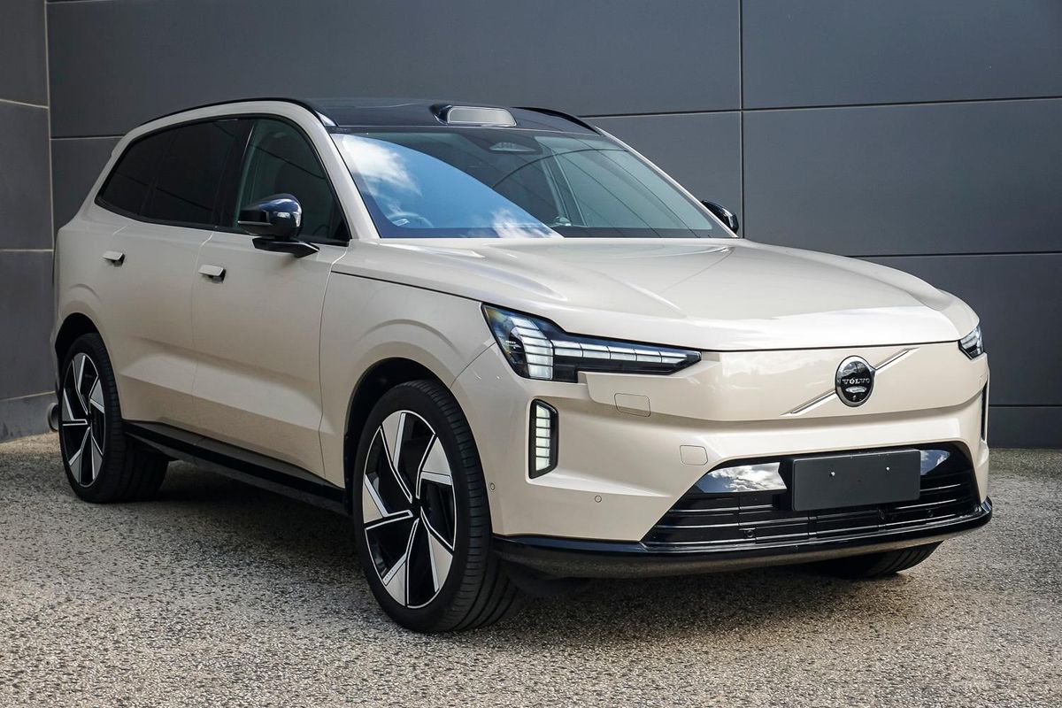 2024 Volvo EX90 Ultra Twin Motor Performance