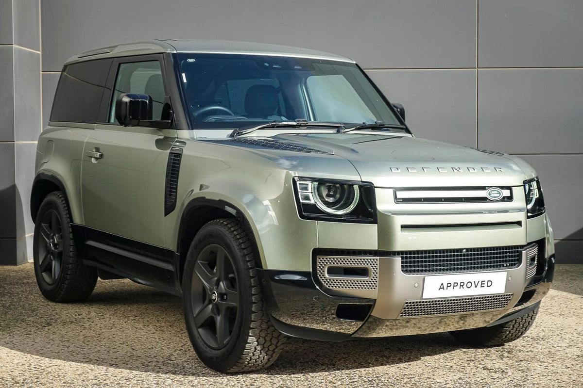 2024 Land Rover Defender 90 P400 X-Dynamic SE L663