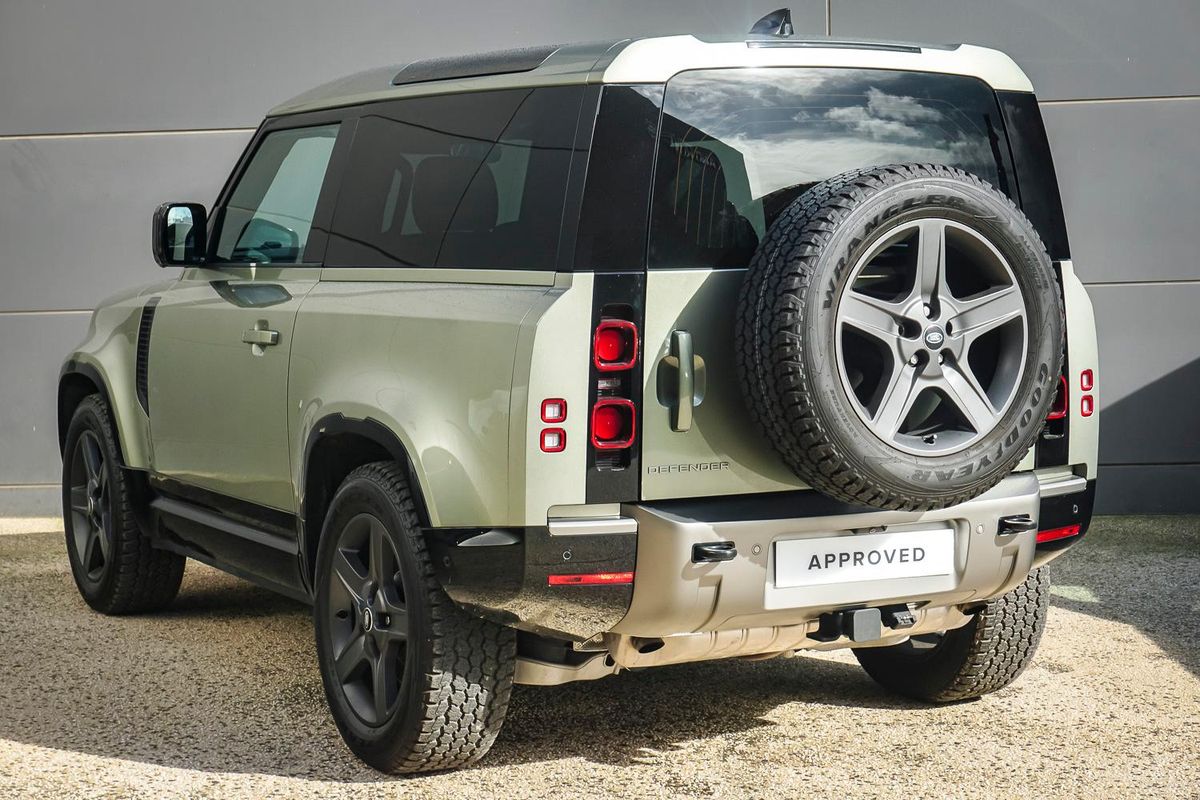 2024 Land Rover Defender 90 P400 X-Dynamic SE L663