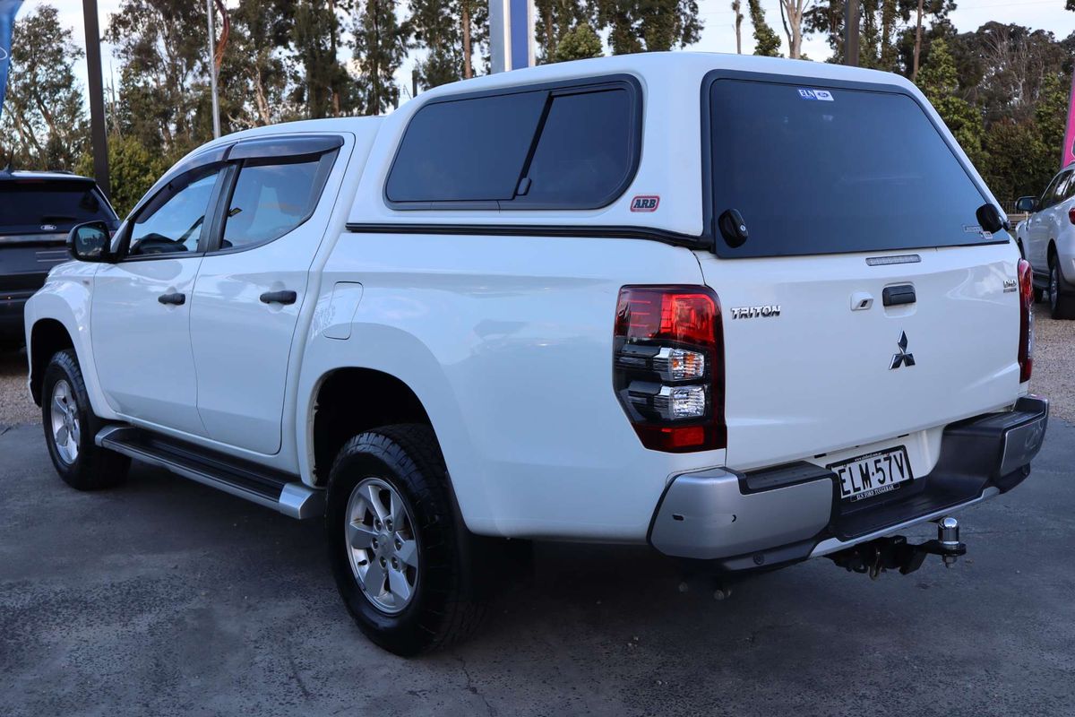 2020 Mitsubishi Triton GLX+ MR 4X4