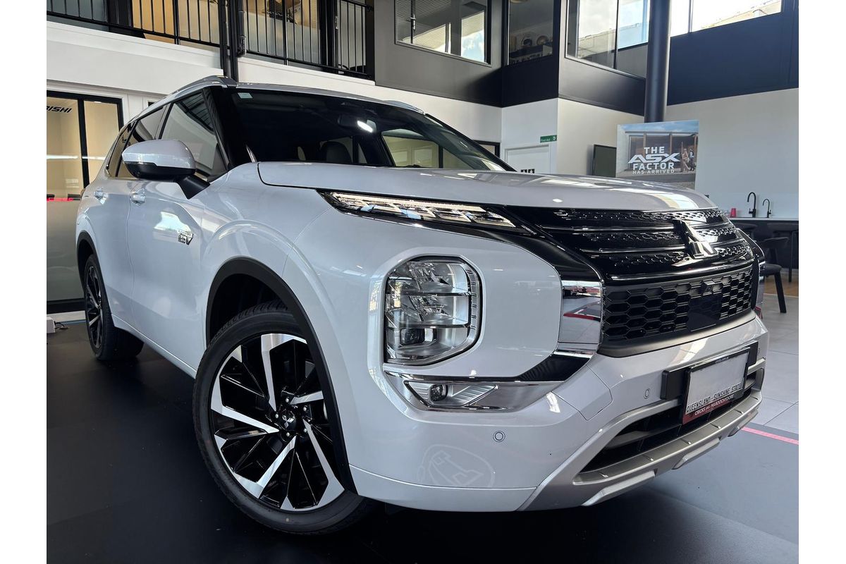 2025 Mitsubishi Outlander PHEV Exceed ZM