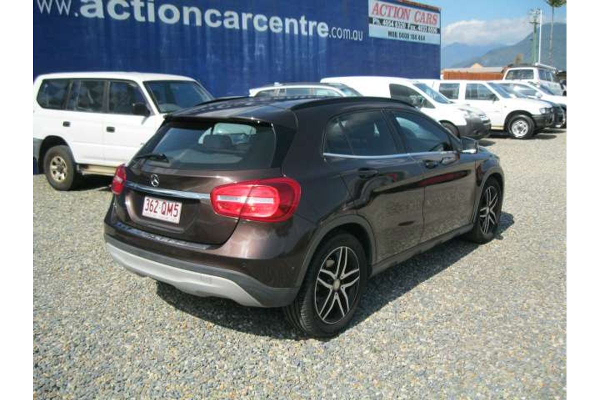 2015 Mercedes-Benz GLA-Class GLA180 X156