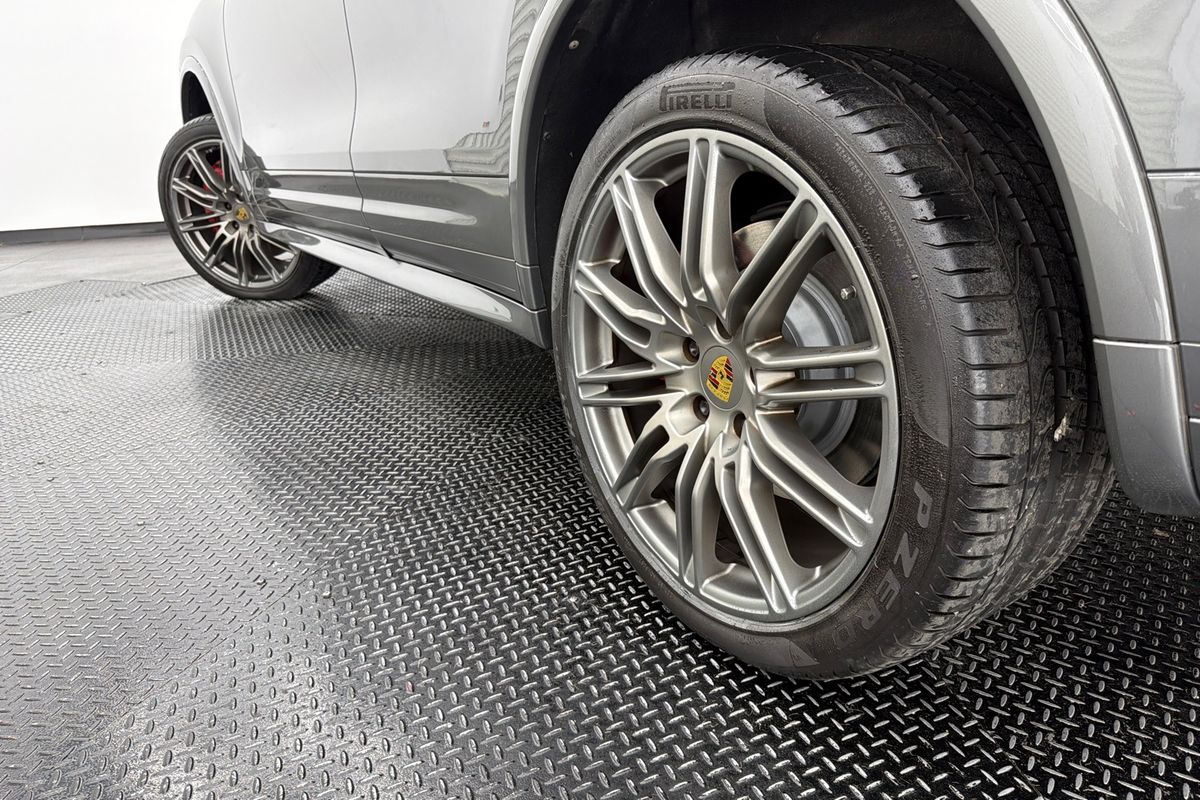 2016 Porsche Cayenne GTS 92A