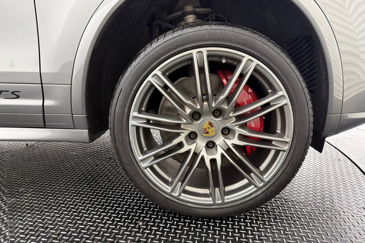 2016 Porsche Cayenne GTS 92A