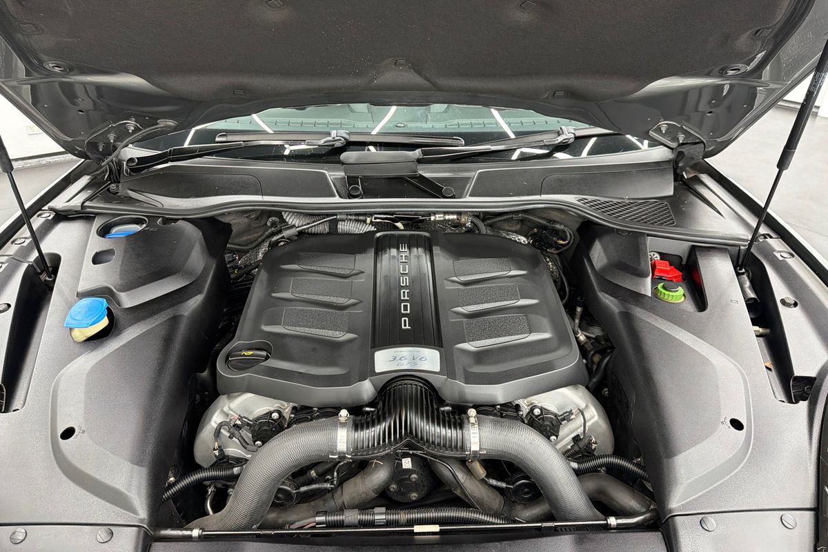 2016 Porsche Cayenne GTS 92A