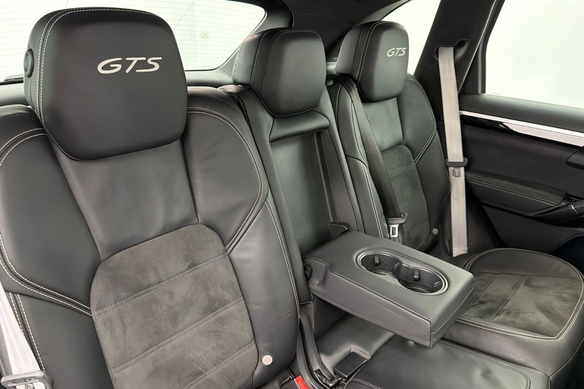 2016 Porsche Cayenne GTS 92A