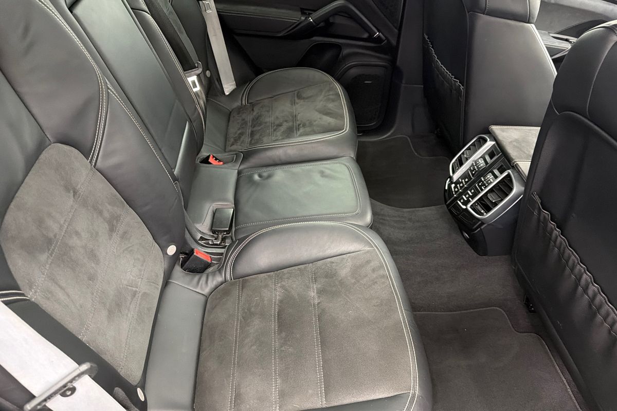 2016 Porsche Cayenne GTS 92A
